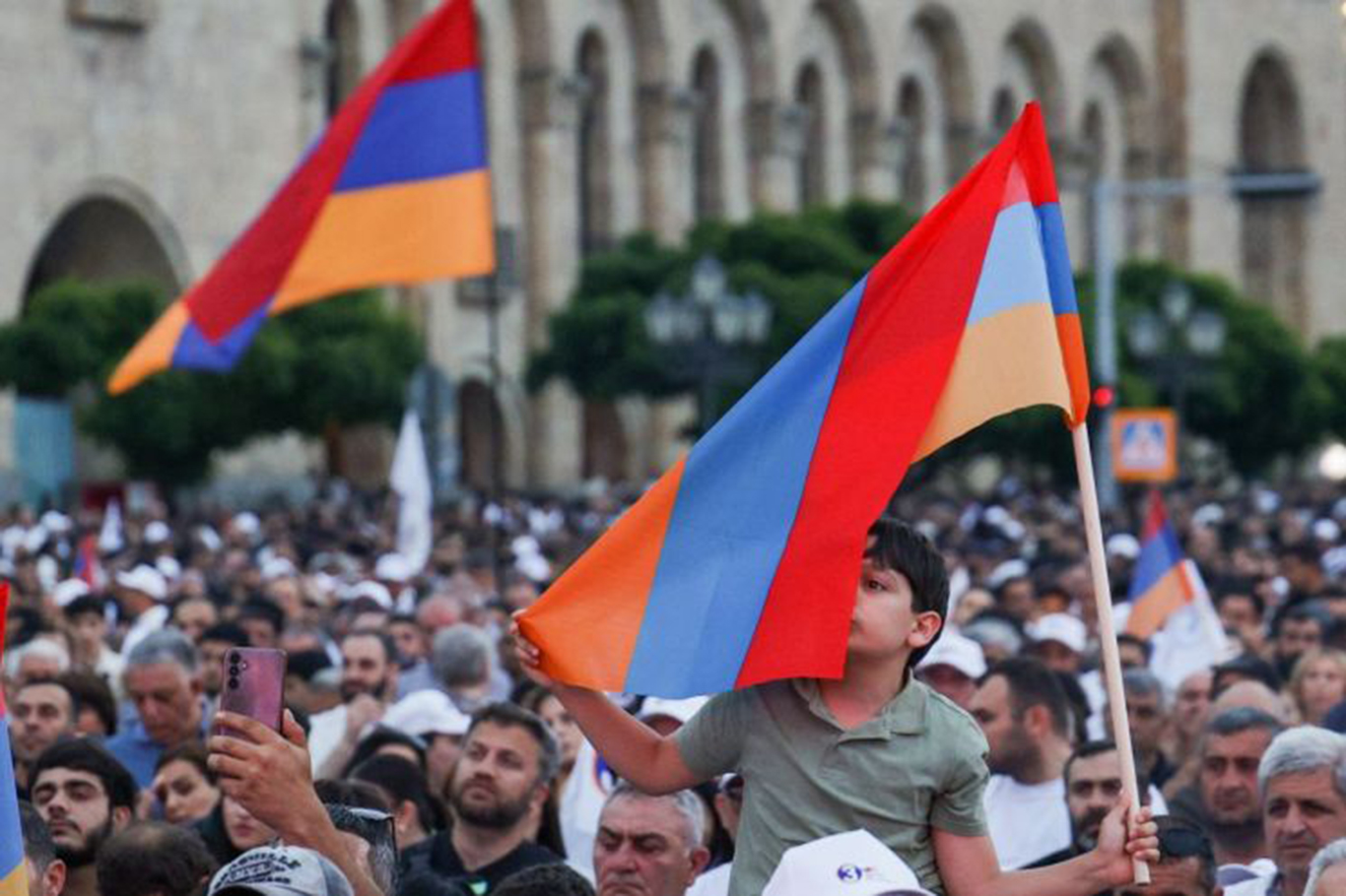 Ermenistan Muhalefeti Seçimlerin İptali İçin Mahkemede