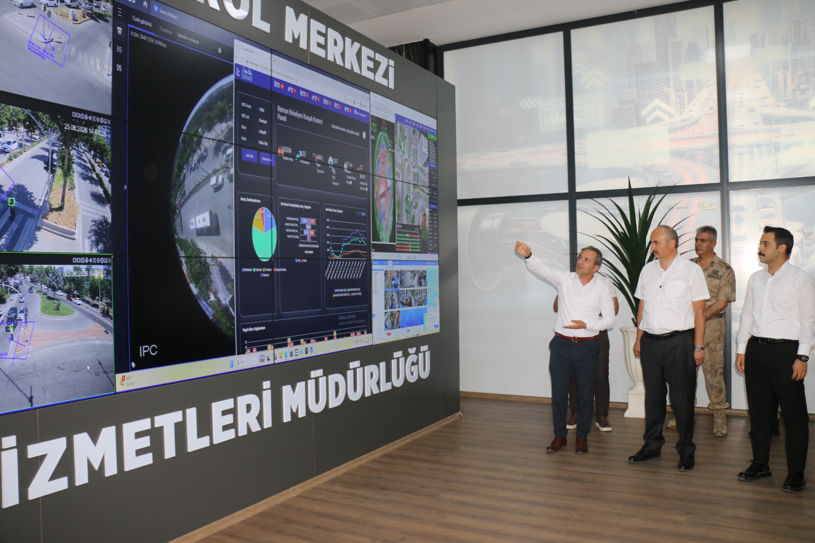 TRAFİK KONTROL MERKEZİ HEM CEBİ HEM ÇEVREYİ KORUYOR!