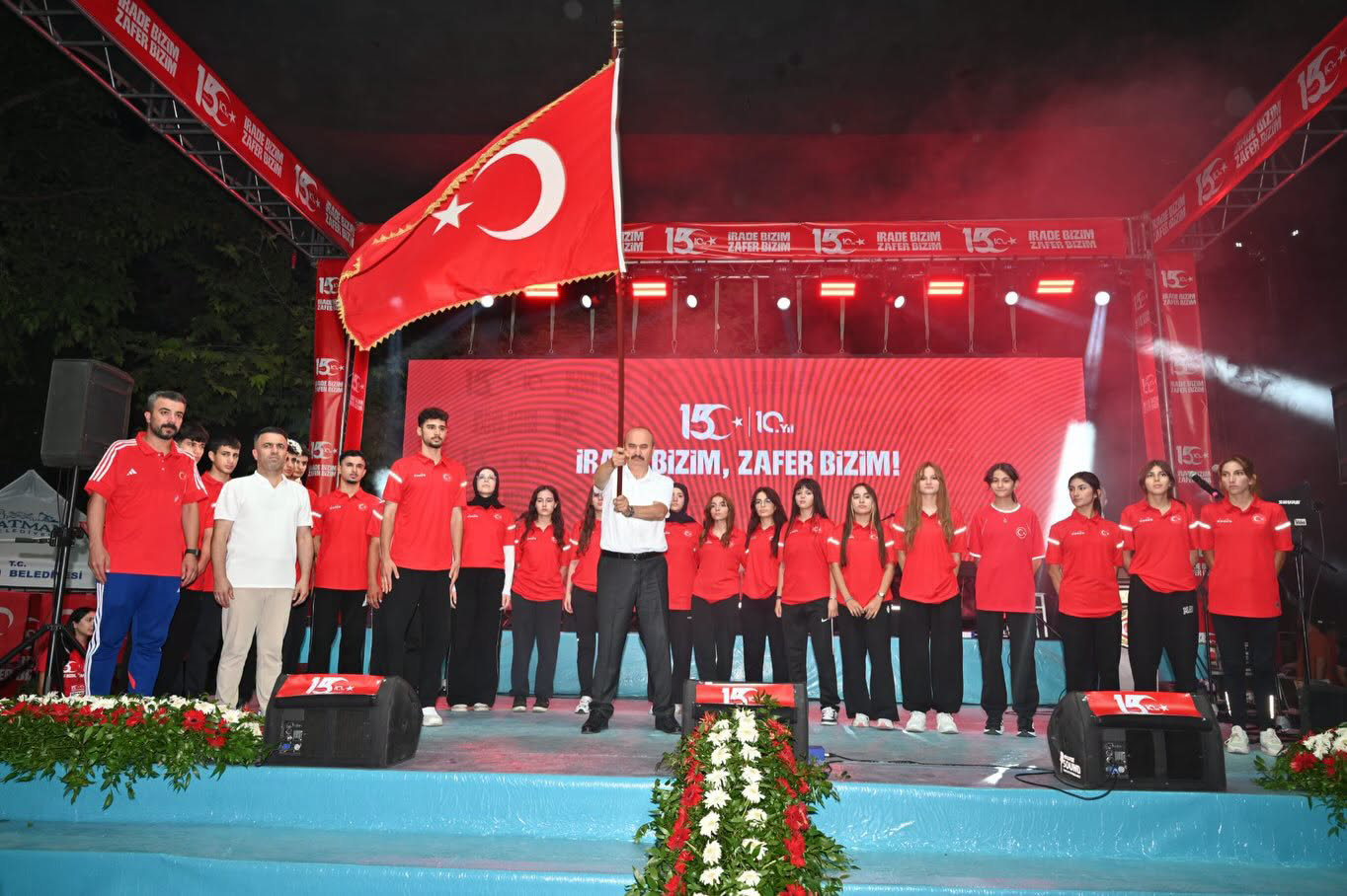 15 TEMMUZ’UN 10. YILINDA BATMAN TEK YÜREK: “ZAFERİN ADI TÜRKİYE”