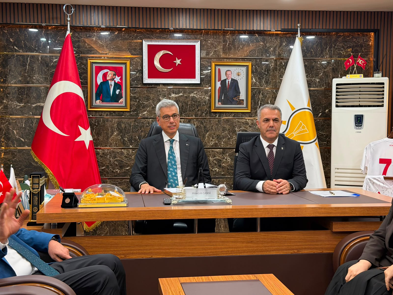 Bakan Memişoğlu, AK Parti İl Başkanlığını Ziyaret Etti