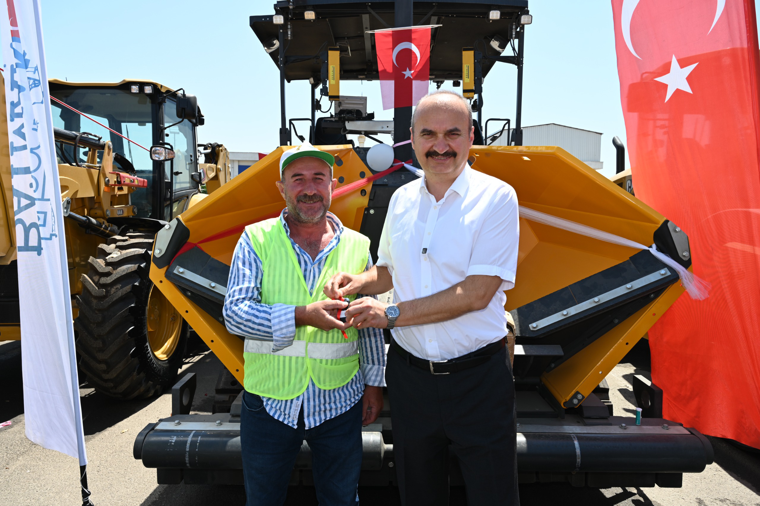 Belediye Araç Filosunu 17 Yeni Araçla Güçlendirdi