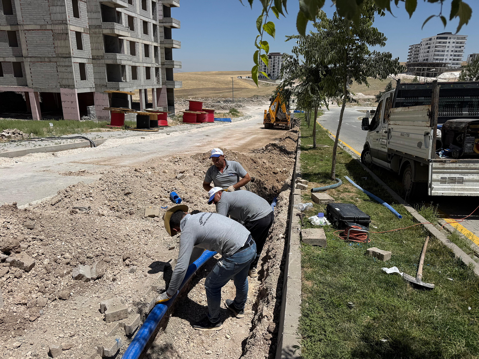 ÜNİVERSİTE YOLUNDA 6,5 KİLOMETRELİK PEYZAJ DÖNÜŞÜMÜ