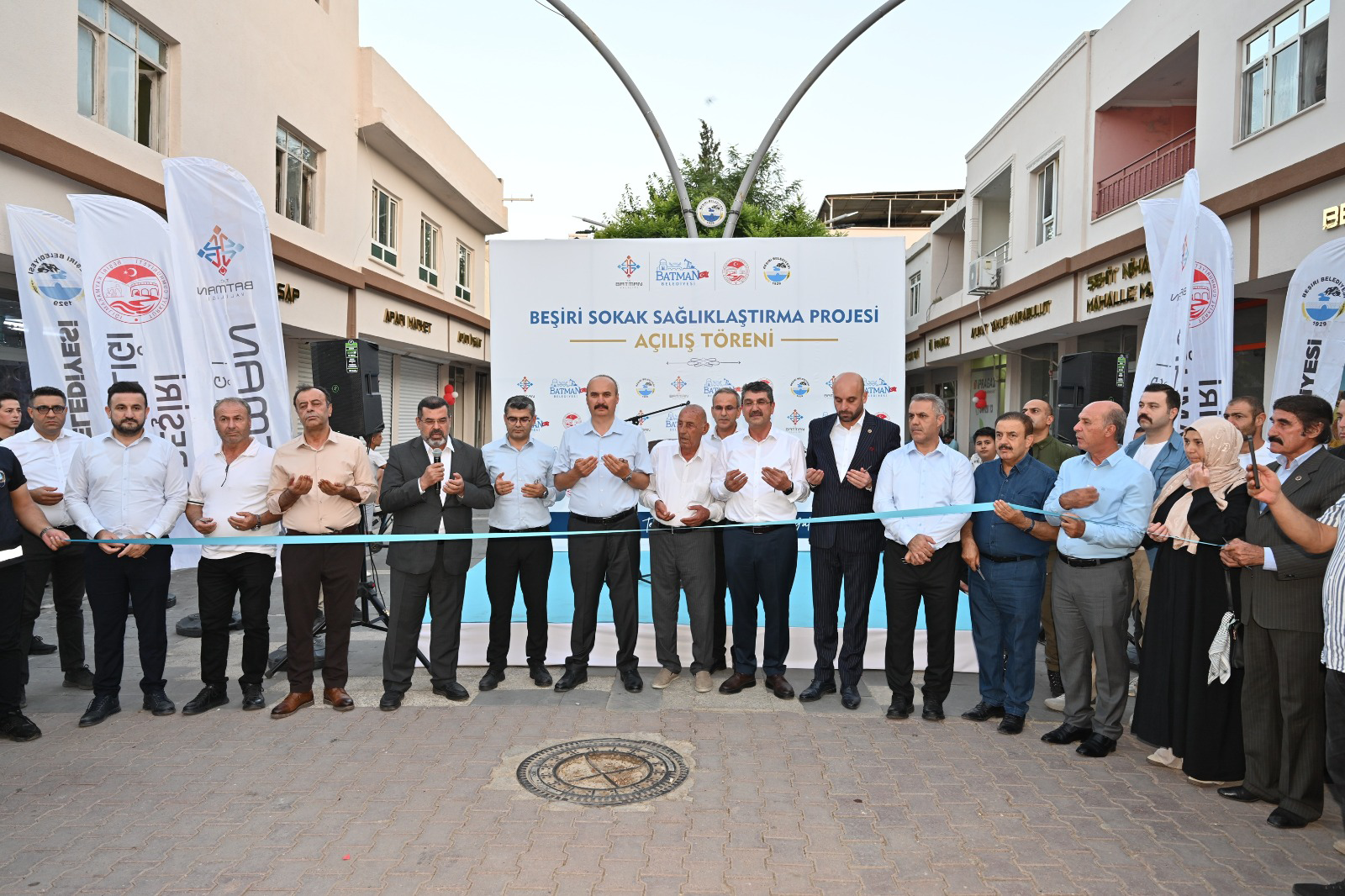 BEŞİRİ’DE SOKAKLAR YENİLENDİ