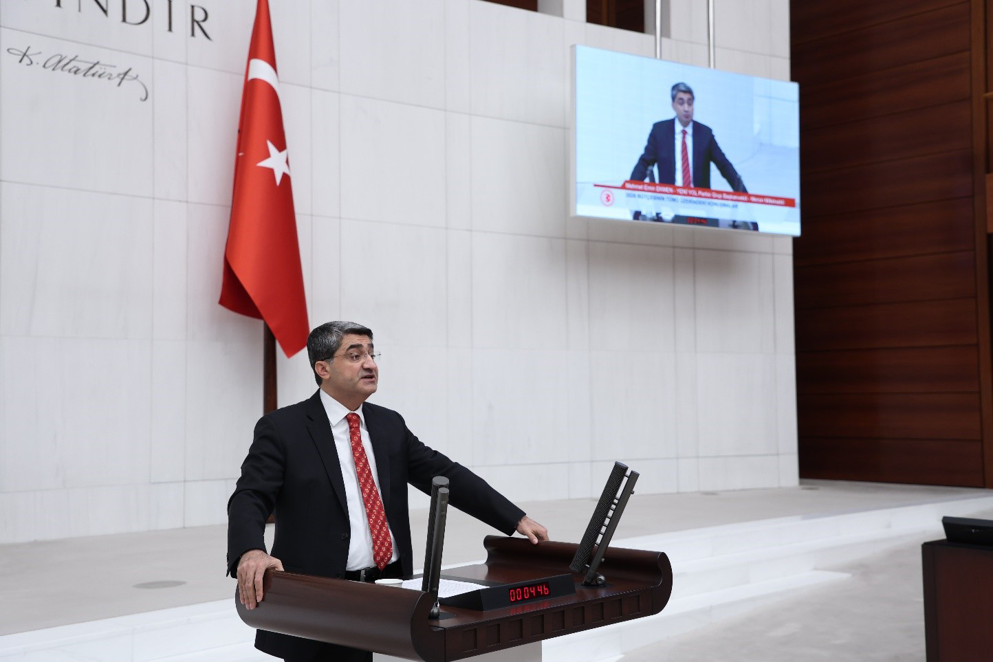 Ekmen’den Bakan Murat Kurum’a Tepki: “Mersin Sahilleri İçin Önlem Hâlâ Alınmadı!”