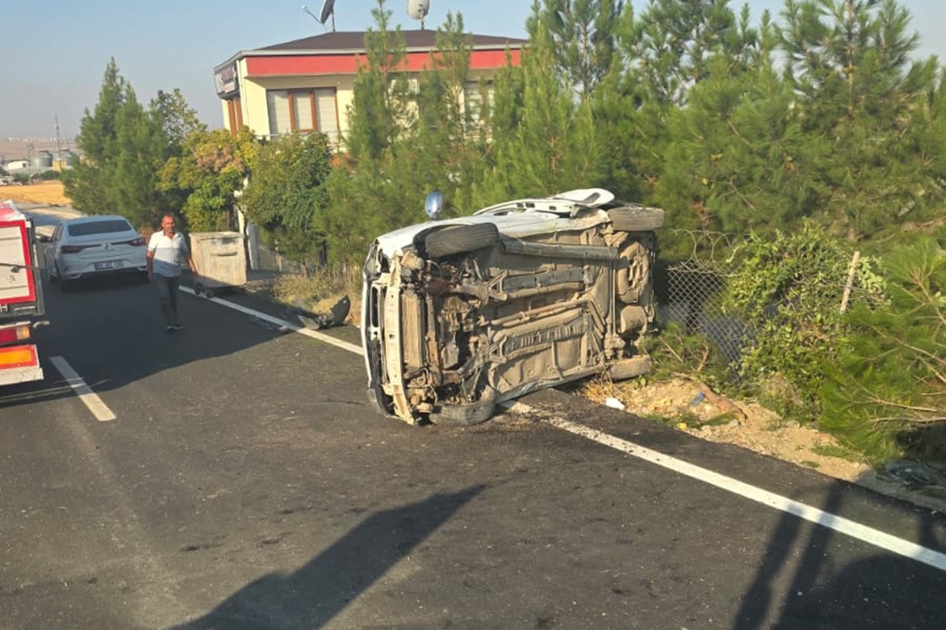 Kontrolden Çıkan Otomobil Yan Yattı: 1 Yaralı