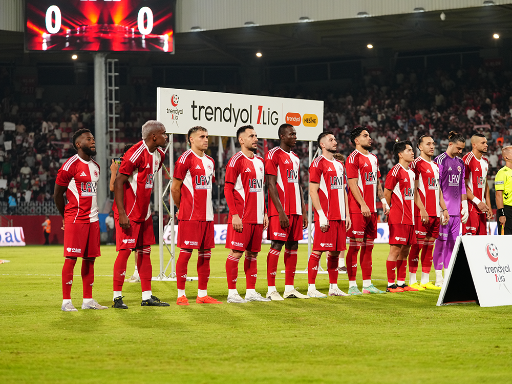 PETROLSPOR 15 BİN TARAFTARI ÖNÜNDE BURSASPOR’A 2-1 MAĞLUP OLDU