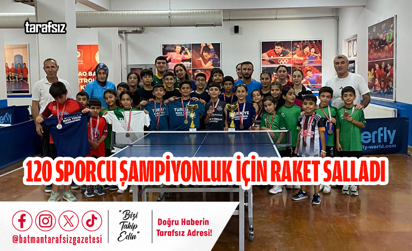 120 Sporcu Şampiyonluk İçin Raket Salladı